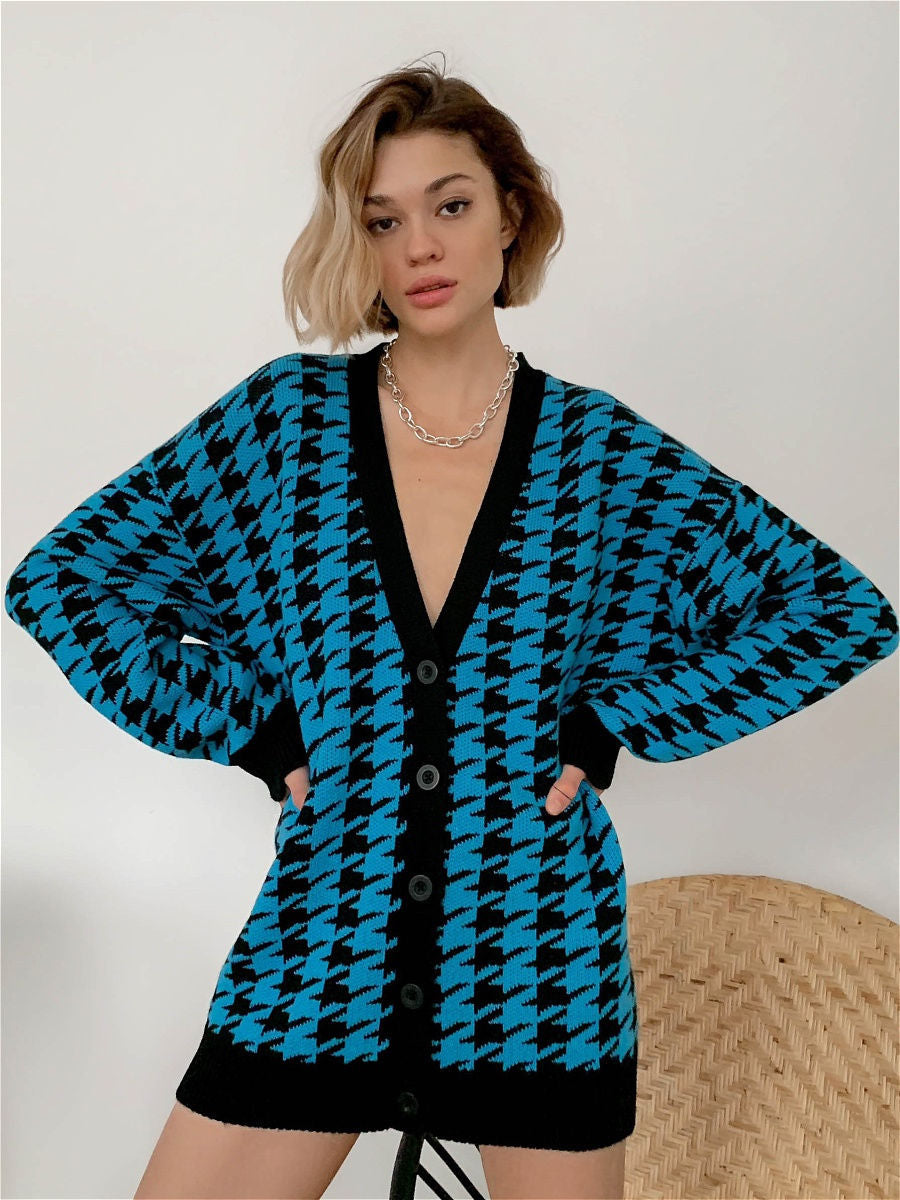 Damen modische Strickjacke im Karo-Design mit tiefem V-Ausschnitt und großen Knöpfen R&B