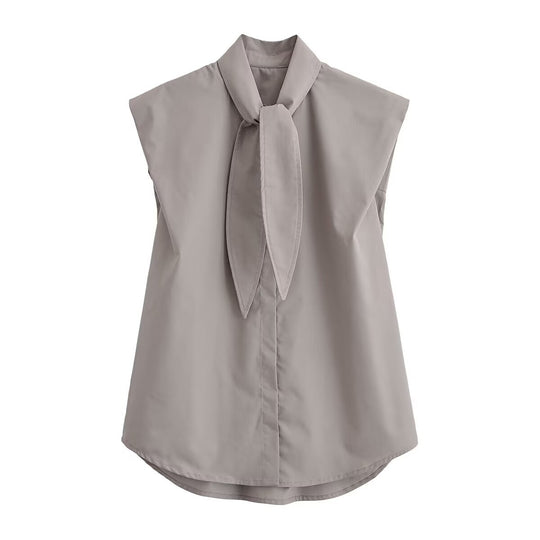 Damenbluse mit innovativem Stehkragen und eleganter Schleifenapplikation R&B