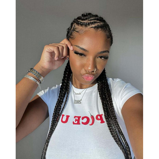 Damen cropped T-Shirt mit modernem Schriftzug und figurbetontem Schnitt R&B