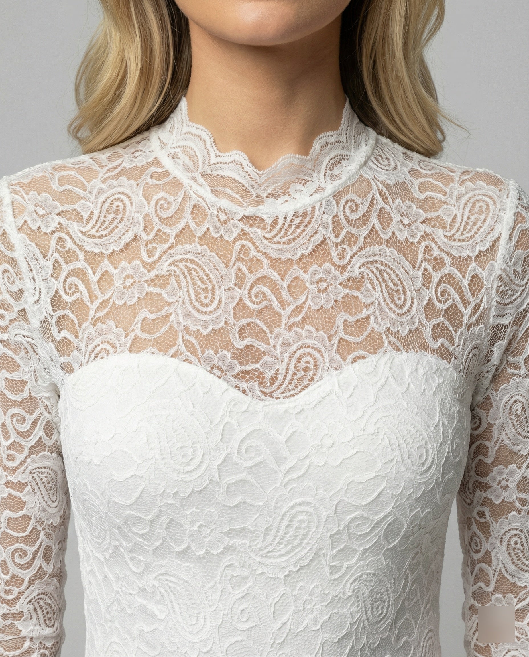 Damen Spitzenshirt mit elegantem hohem Kragen und langem Arm R&B