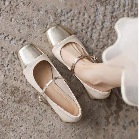 Damen elegante Ballerinas mit geschwungenem Riemen und glänzender Zehenkappe R&B