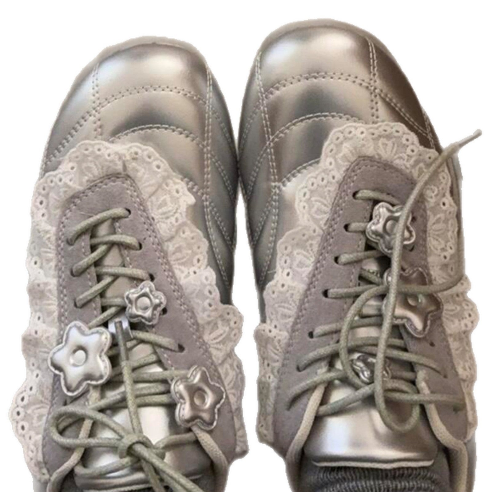 Damen Sneaker mit romantischem Spitzendetail und sportlichem Design R&B