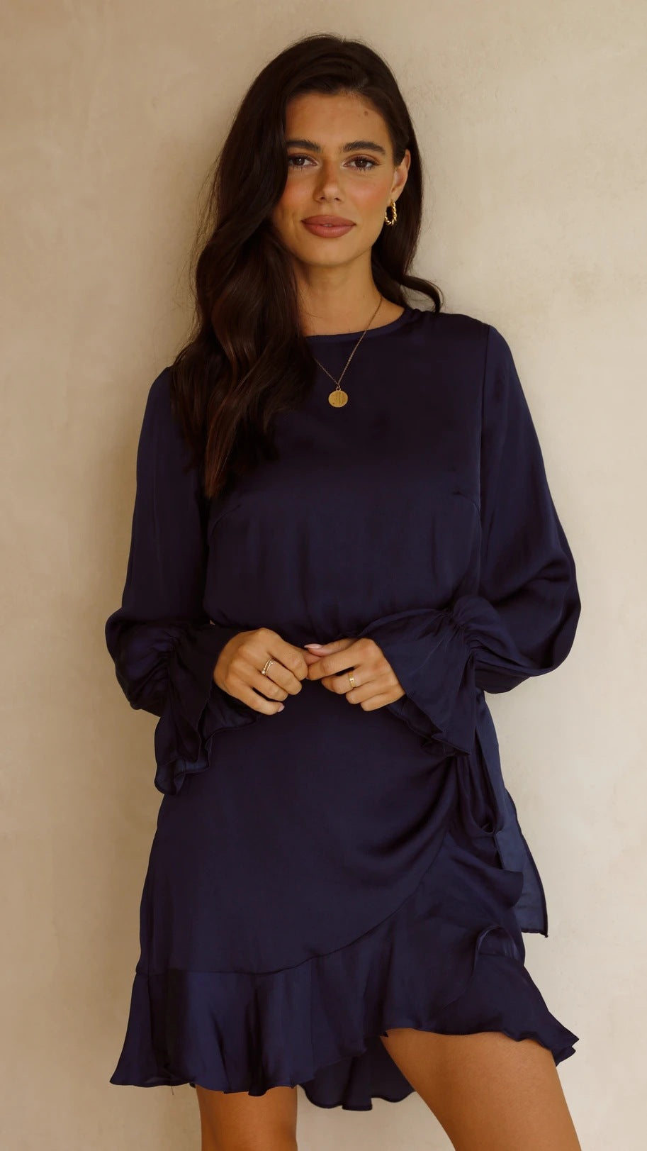Damen Wickelkleid mit schwingenden Volant-Ärmeln und elegantem Taillenband R&B