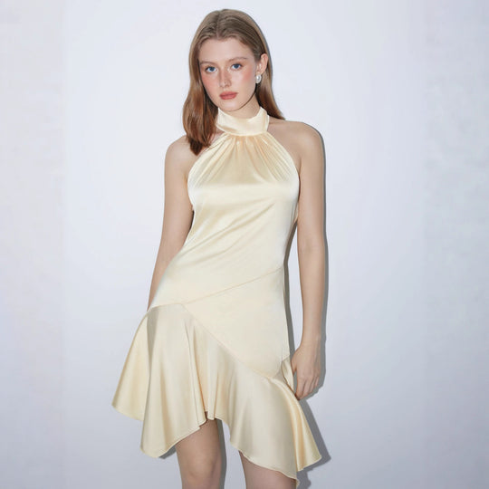 Damen elegantes Abendkleid mit asymmetrischem Schnitt und schimmerndem Material R&B