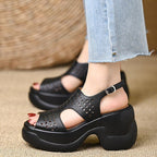 Damen Plateausandalen mit luftiger Perforation und bequemem Absatz