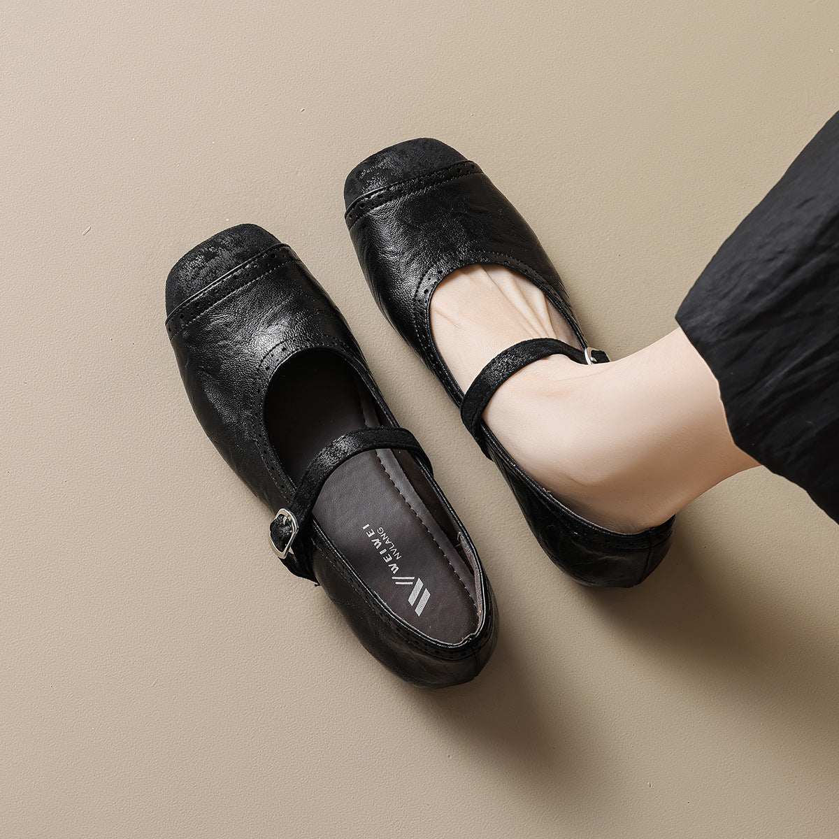 Damen Ballerinas mit hochwertigem Textil und verstellbarem Riemen
