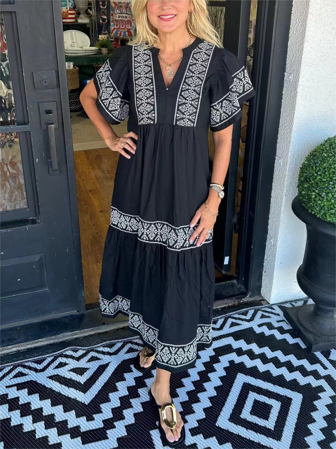 Damen Maxikleid mit eleganten Stickereien R&B