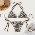 Damen Triangel-Bikini mit modischem Leoparden-Design und attraktiven Schnürdetails