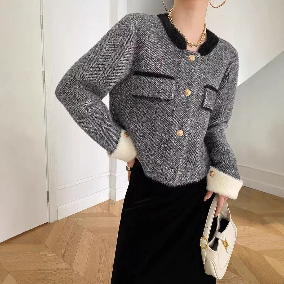 Damen Modischer Strickjacke mit Struktur und eleganten Knopfdetails