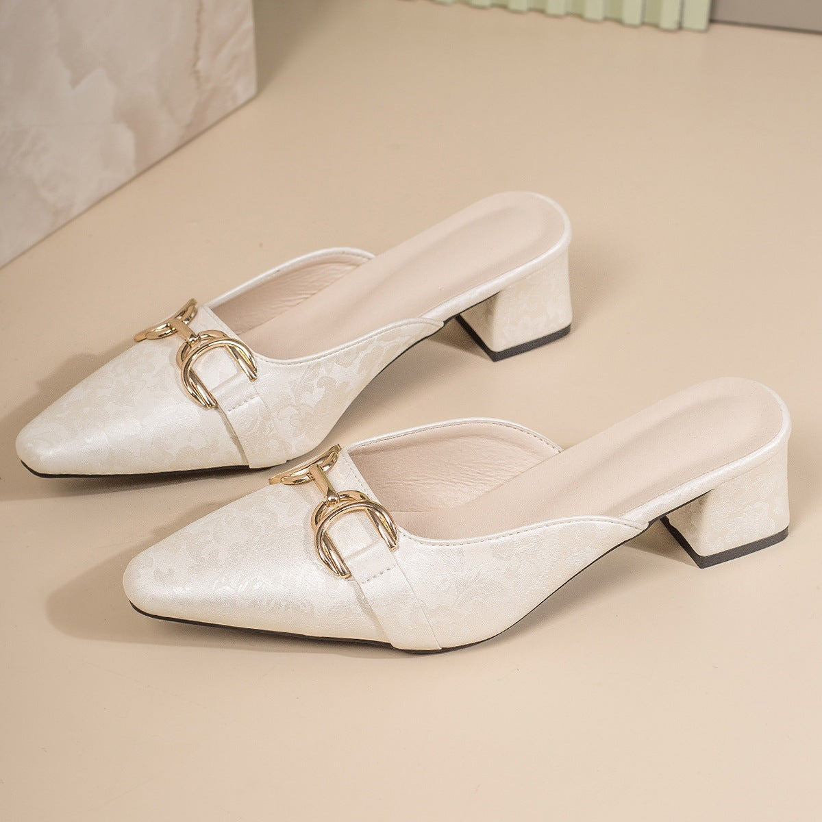 Damen elegante Slingback-Pantoletten mit hochwertiger Ledereinfassung und verziertem Blockabsatz