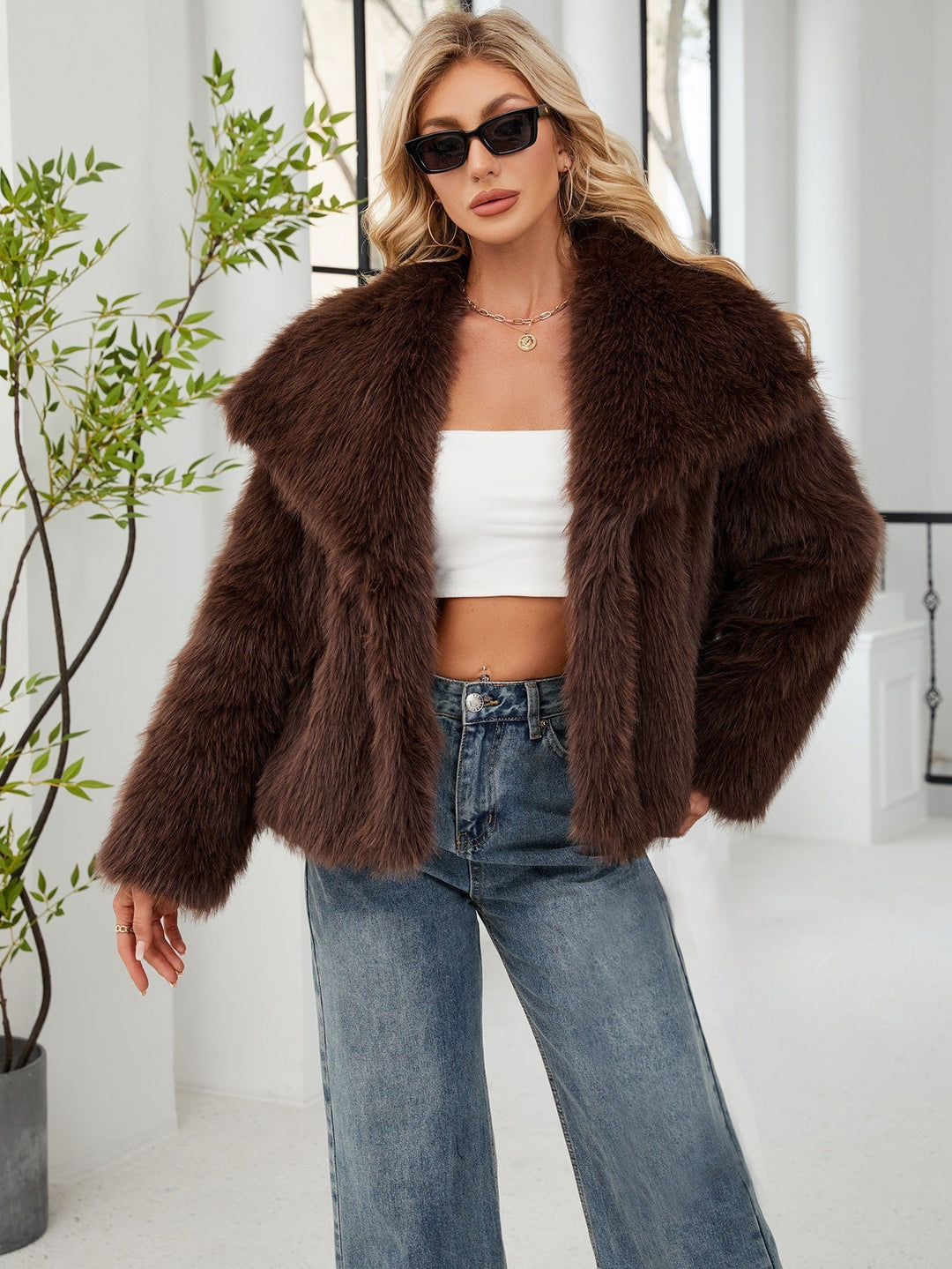 Damen Flauschige Kunstpelzjacke mit oversized Schnitt und voluminösen Ärmeln R&B