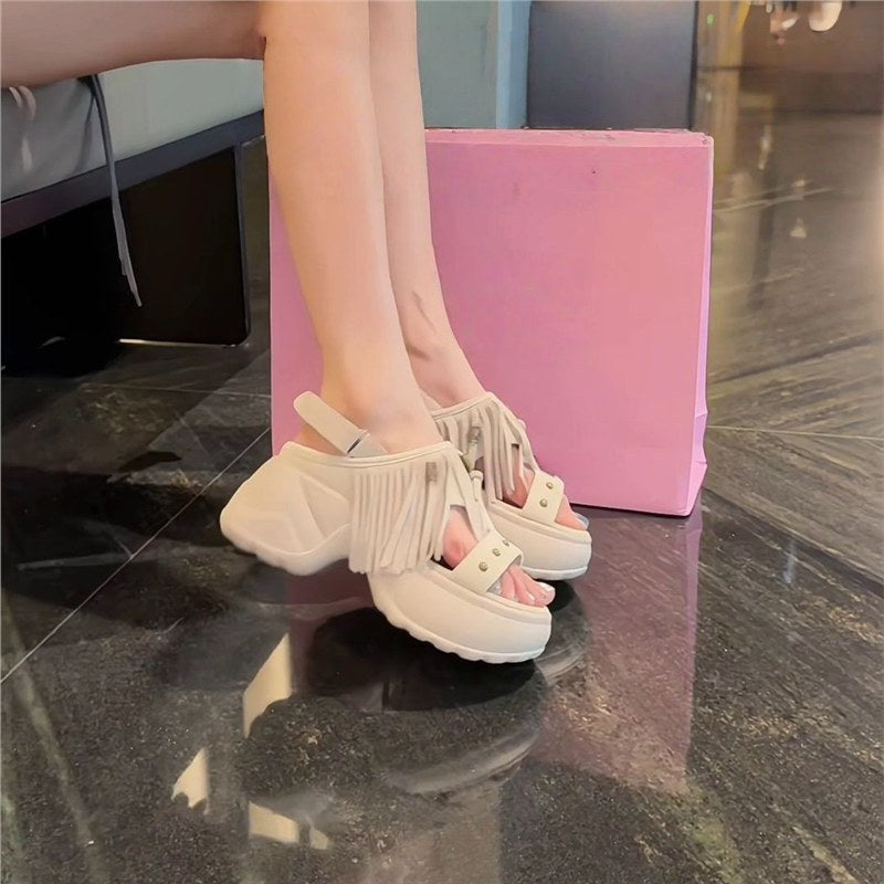 Damen Plateau-Sandalen mit fransiger Verzierungen R&B