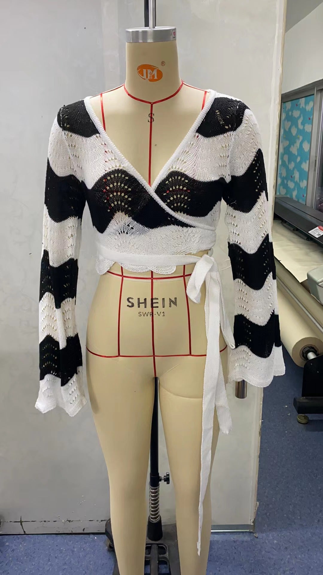 Damen gehäkeltes Crop-Top mit Bindebändern und lässigem Schnitt R&B