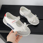 Damen Sportliche Slipper mit modischem Riemendesign und praktischer Klettverschlusslösung R&B