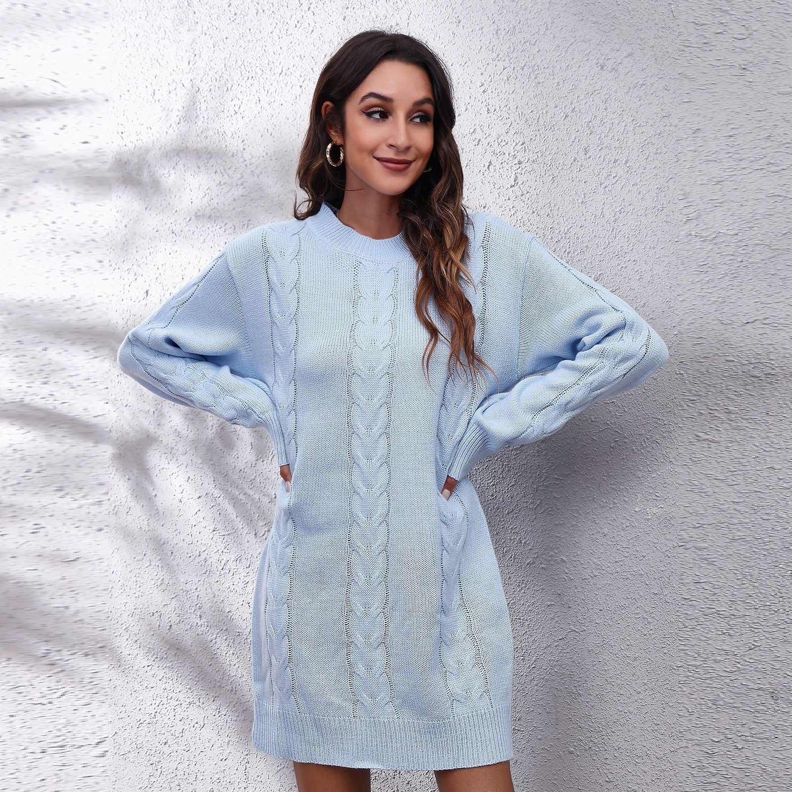 Damen Strickkleid mit modernen Zopfmuster und lässigem Schnitt R&B
