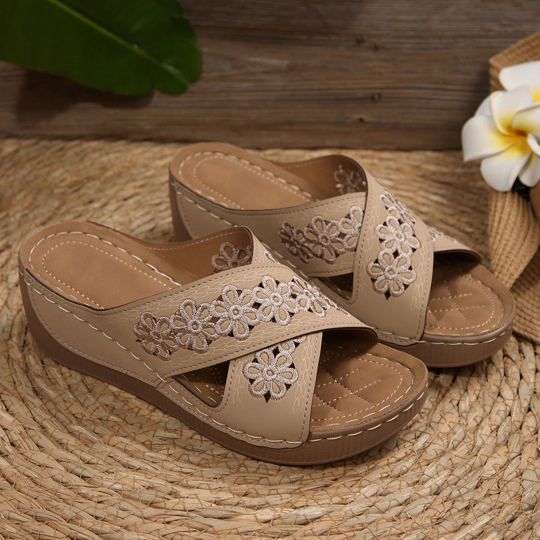 Damen Komfortable Plattformsandalen mit floralem Design R&B