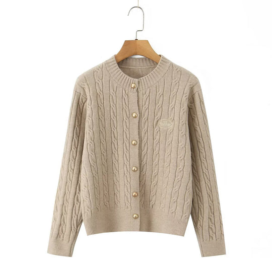 Damen Strickjacke mit elegantem Zopfmuster und Perlenknöpfen R&B
