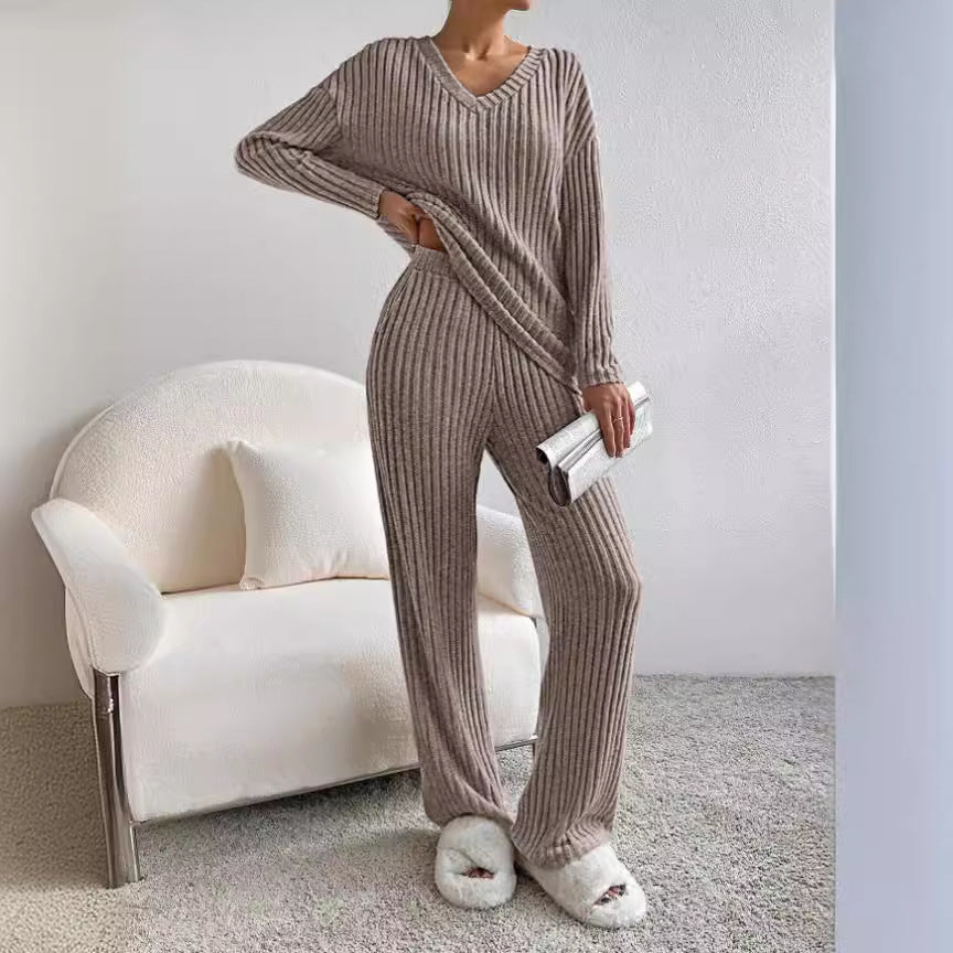 Damen Strickanzug mit V-Ausschnitt und feinem Rippdesign R&B