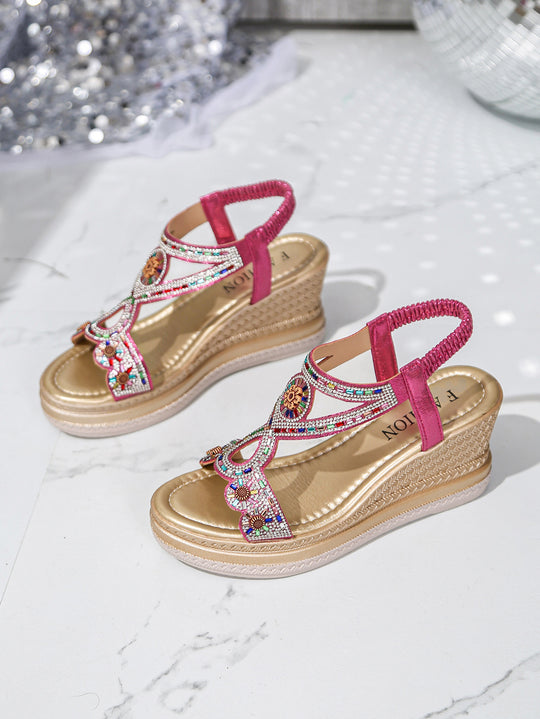 Damen Wedge-Sandalen mit verzierten Riemen und komfortablem Fußbett R&B