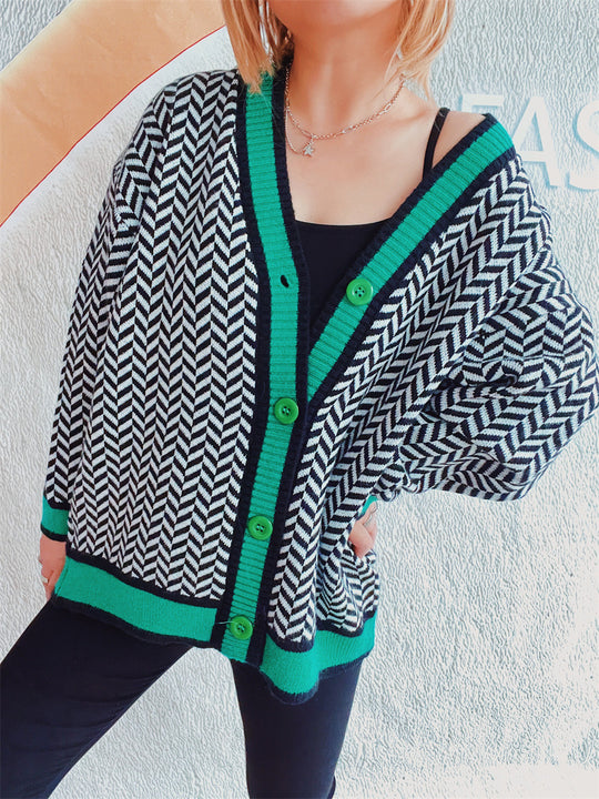 Damen Übergroße Strickjacke mit auffälligem Zickzackmuster und bunten Knöpfen R&B