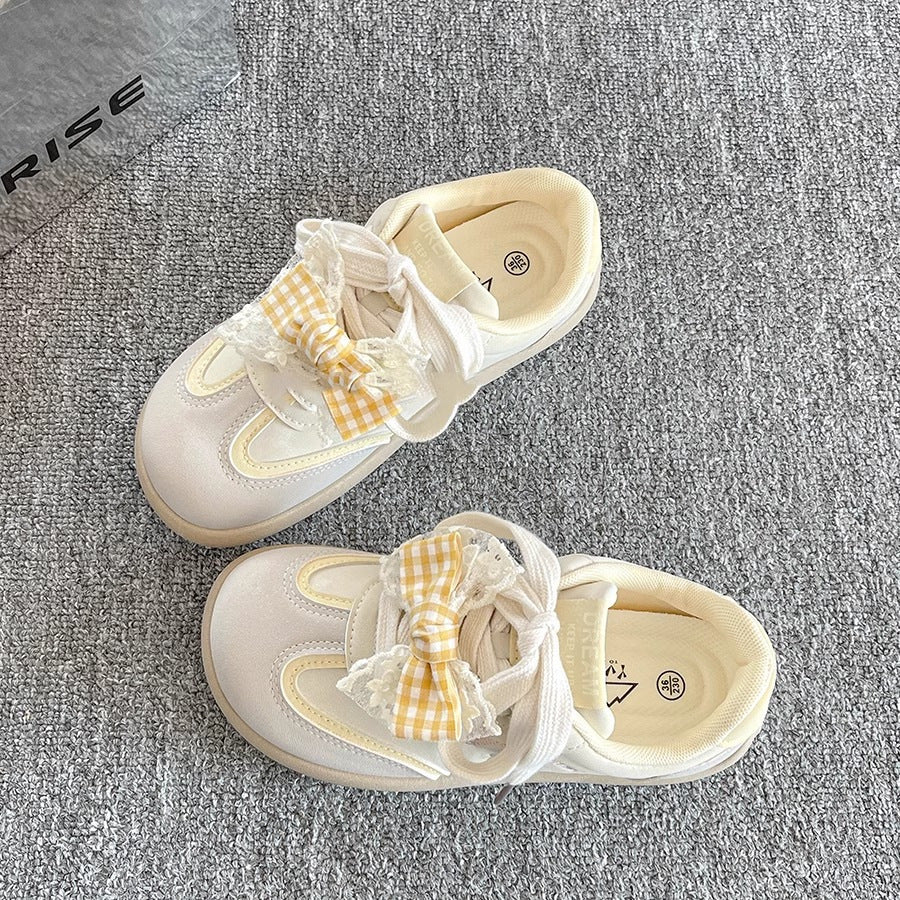 Damen Sneakers mit verspieltem Rüschendetail und rutschfester Sohle