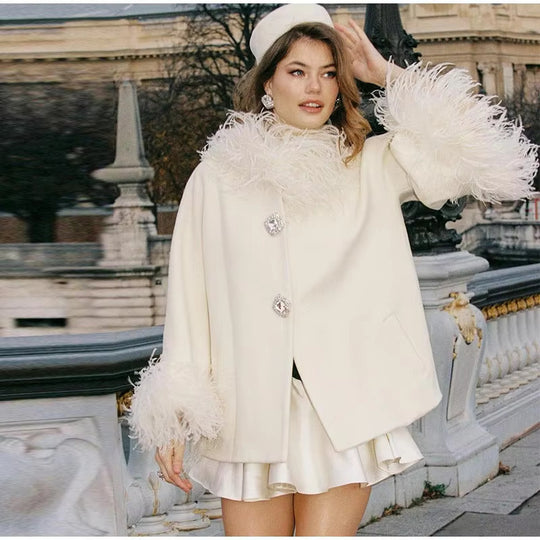 Damen Elegante Kunstpelzjacke mit glamourösen Knopfdetails R&B