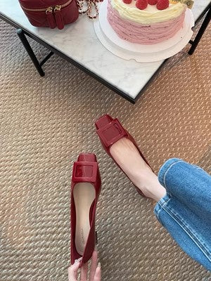 Damen Elegante Plateau-Pumps mit glänzender Lack-Oberfläche und Schmuckakzent R&B