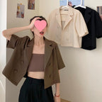 Damen Kurzblazer mit doppelter Knopfleiste und modischer Schnittführung