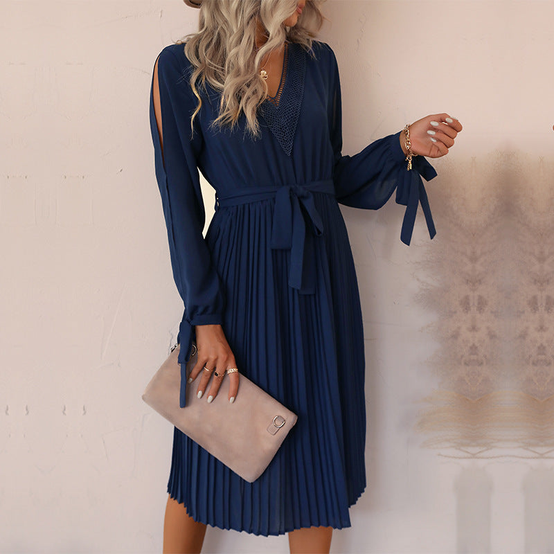 Damen elegantes Wickelkleid mit plissierten Details und Ärmelöffnungen