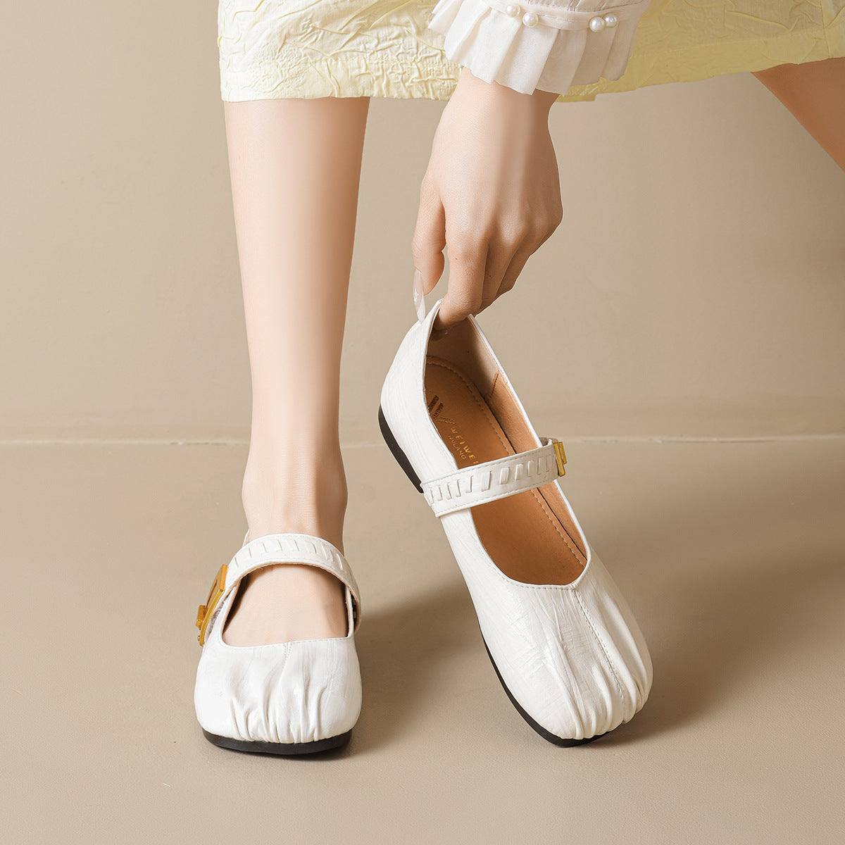 Damen Ballerinas mit dekorativem Riemenverschluss und hochwertiger Lederoberfläche