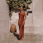 Damen Elegantes Abendkleid mit asymmetrischem Schnitt und seidigem Glanz R&B