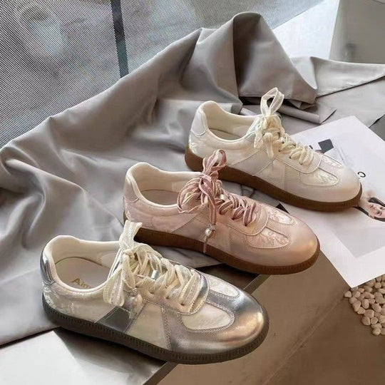 Damen Modische Sneakers mit floralem Design und dekorativen Schnürsenkeln R&B