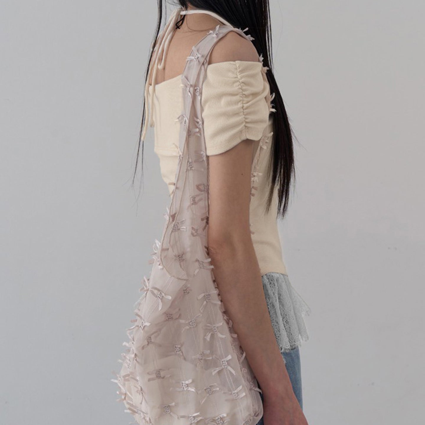 Damen Off-Shoulder Oberteil mit Rüschensaum R&B