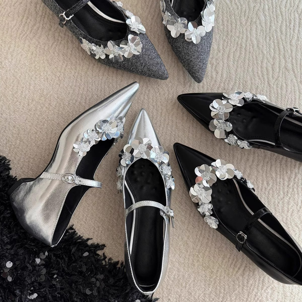 Damen Ballerina-Schuhe mit floralem Dekor und eleganter Riemenverzierung
