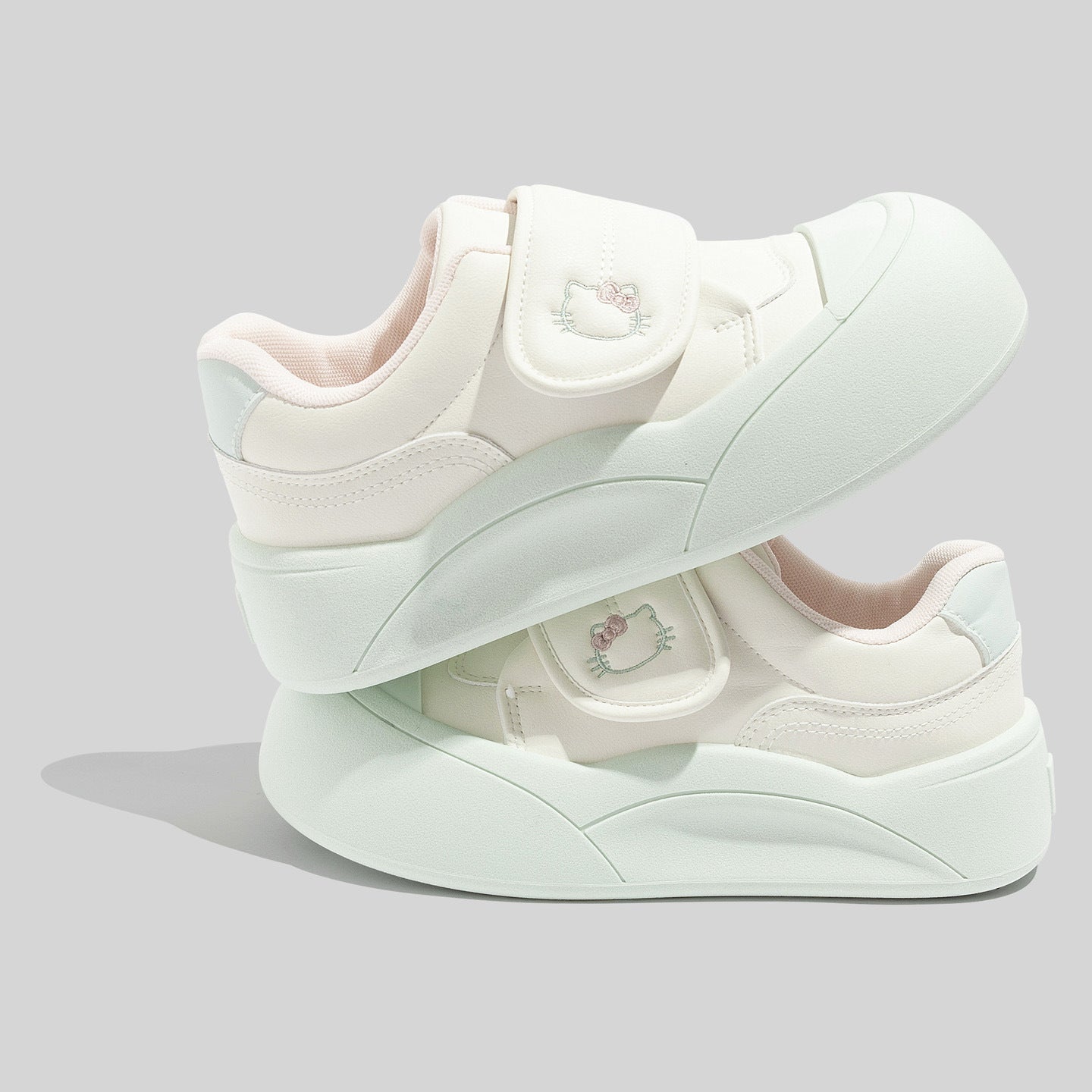 Damen Sneaker mit Klettverschluss und charmantem Tiermotiv