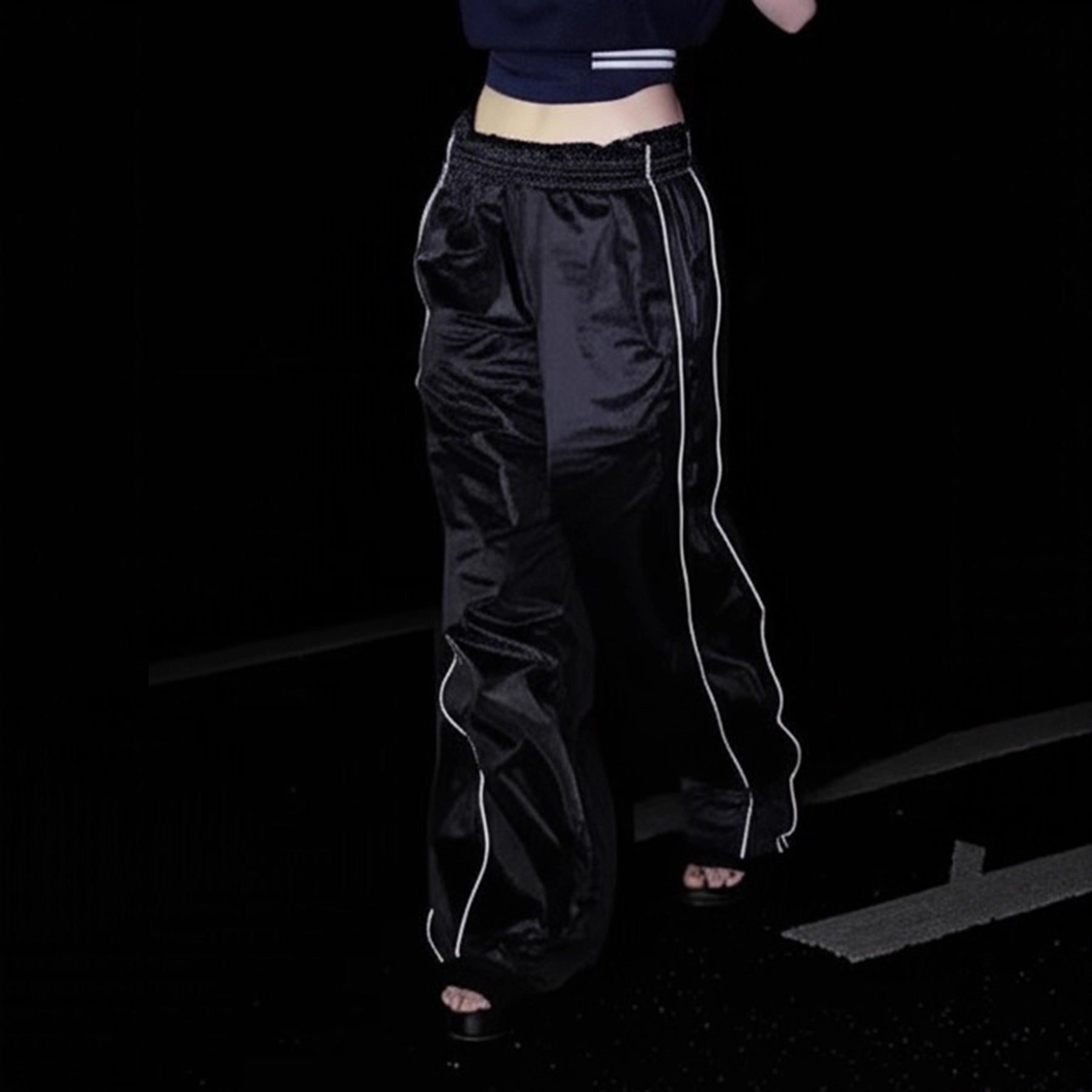 Damen Trendige Relaxed Fit Sporthose mit elastischem Bund und seitlichen Reißverschlüssen R&B