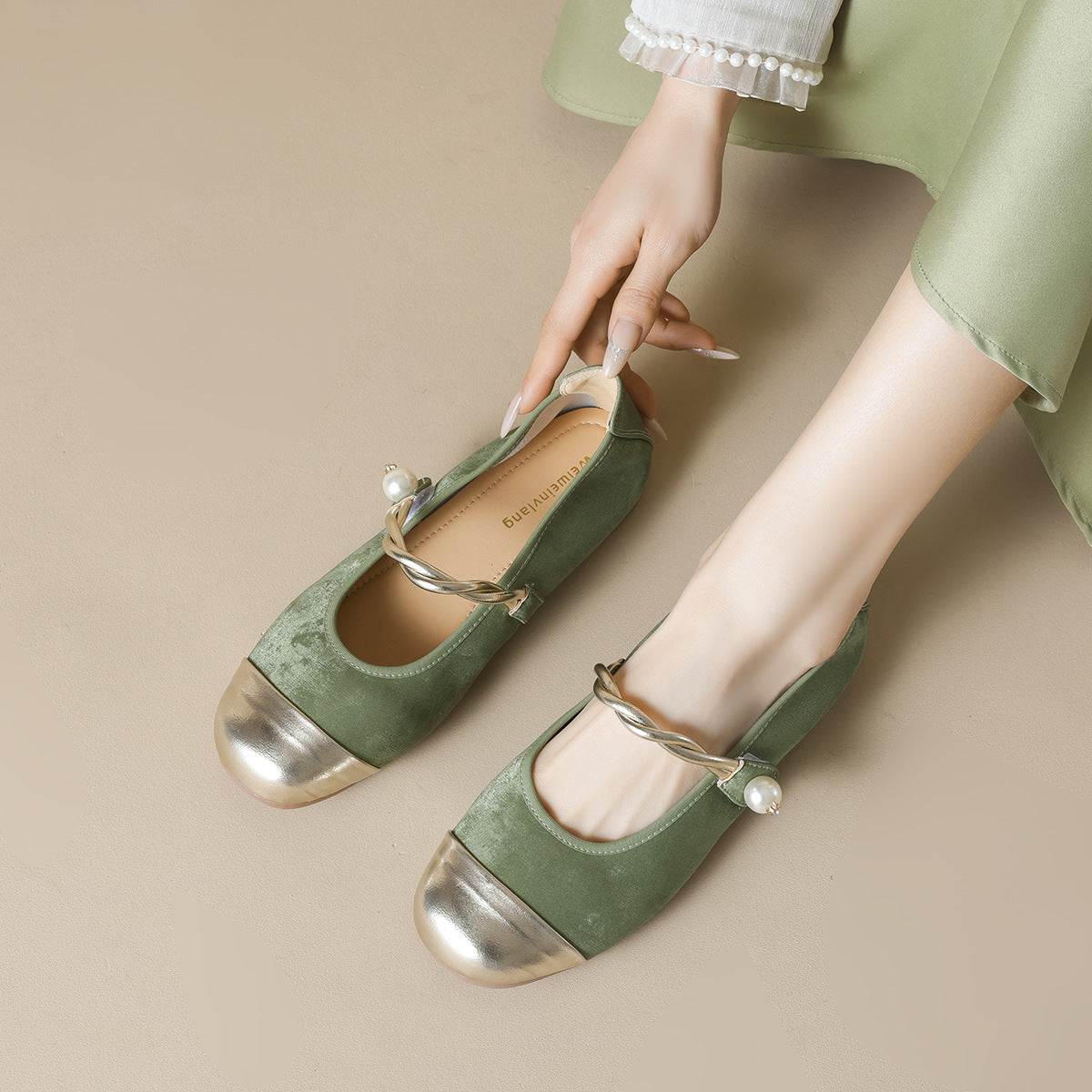 Damen Ballerinas mit elegantem Riemen und modischem Perlenschmuck