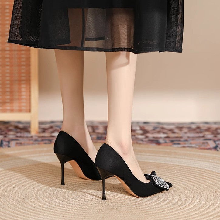 Damen Elegante High Heels mit glitzerndem Schleifen-Detail und spitzem Zehenbereich R&B