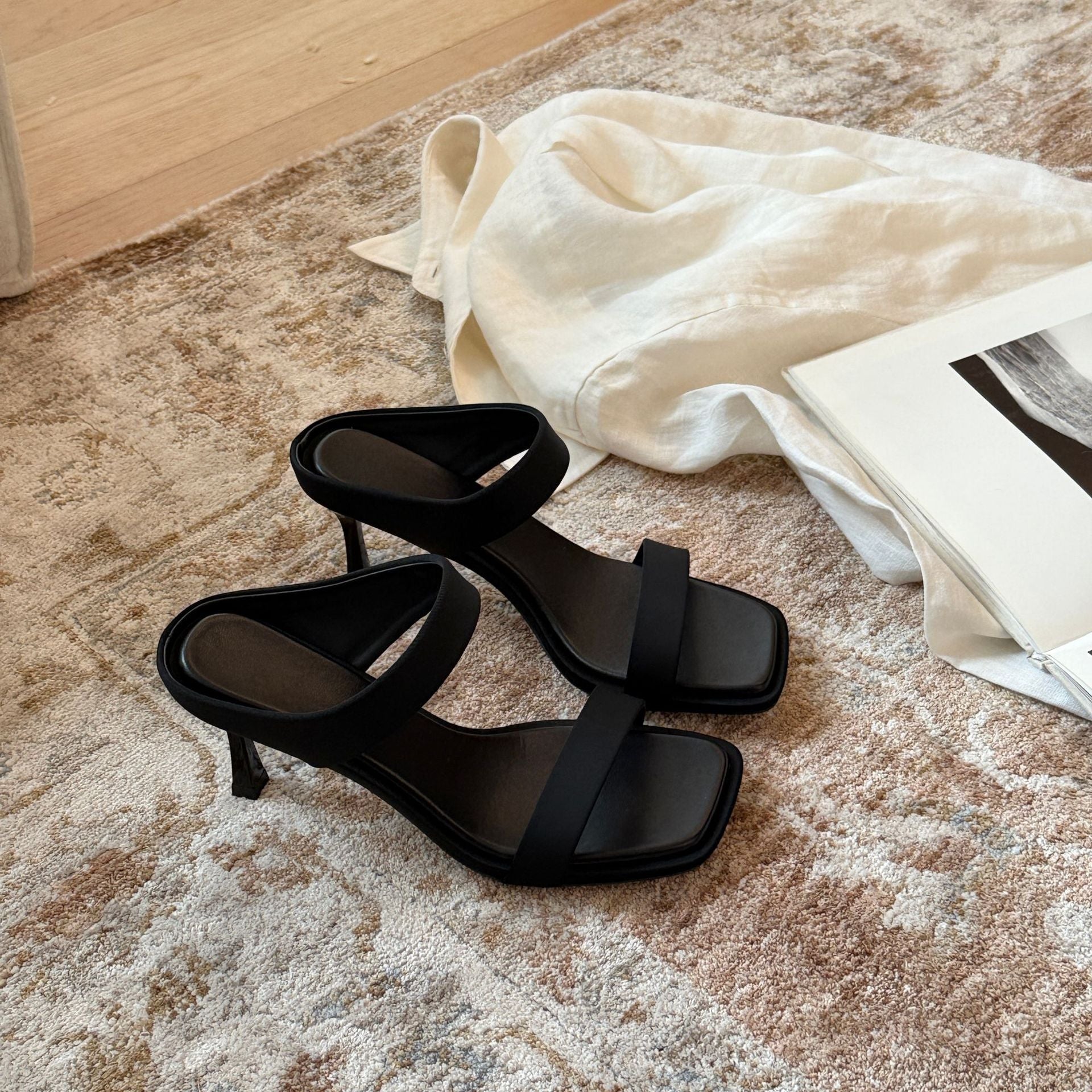 Damen elegante Slip-On Sandalen mit modischen Riemen und bequemem Absatz R&B