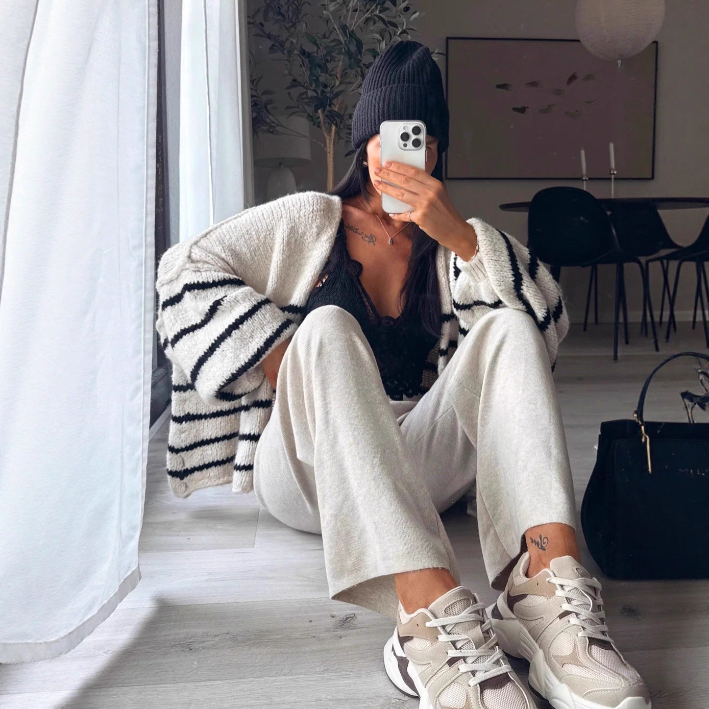 Damen Oversize Strickjacke mit gestreiftem Design und voluminösen Ärmeln R&B