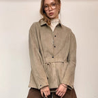 Damen Suede Jacke mit Taillengürtel und feinen Knopfdetails R&B