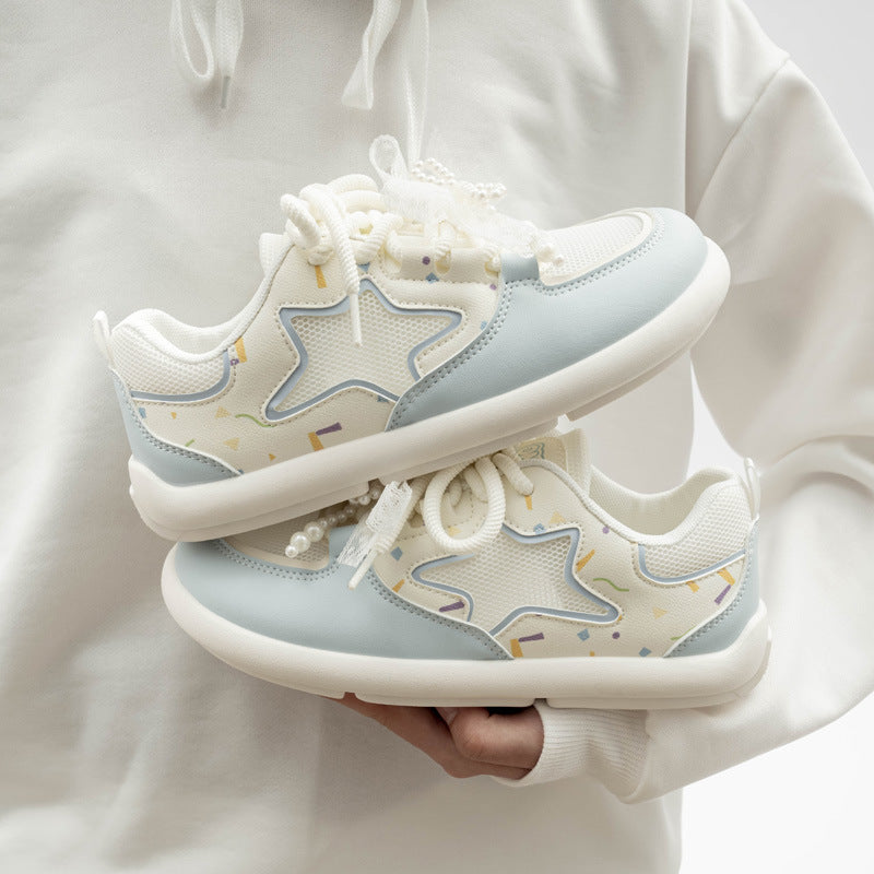 Damen Sneakers mit verspieltem Sternen-Muster und perlenverzierten Schnürsenkeln R&B