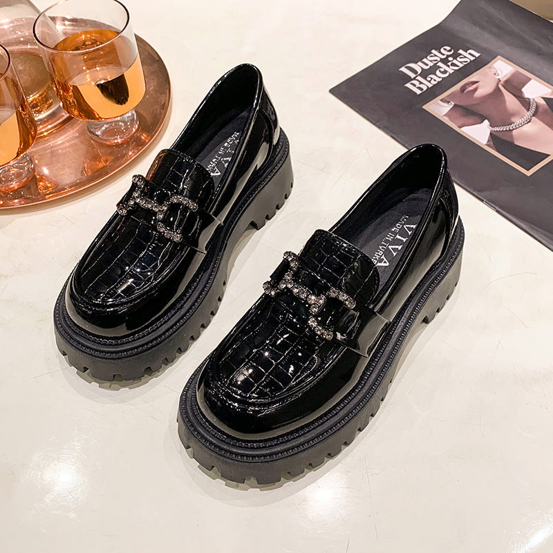 Damen Loafers mit modischer Krokodilprägung und dekorativem Schmuck-Riemen R&B