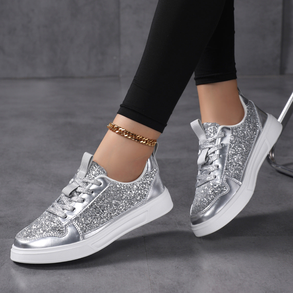 Damen nan Glitzer-Freizeitsneaker mit Metallic-Details, gepolstertem Einstieg und rutschfester Gummisohle R&B