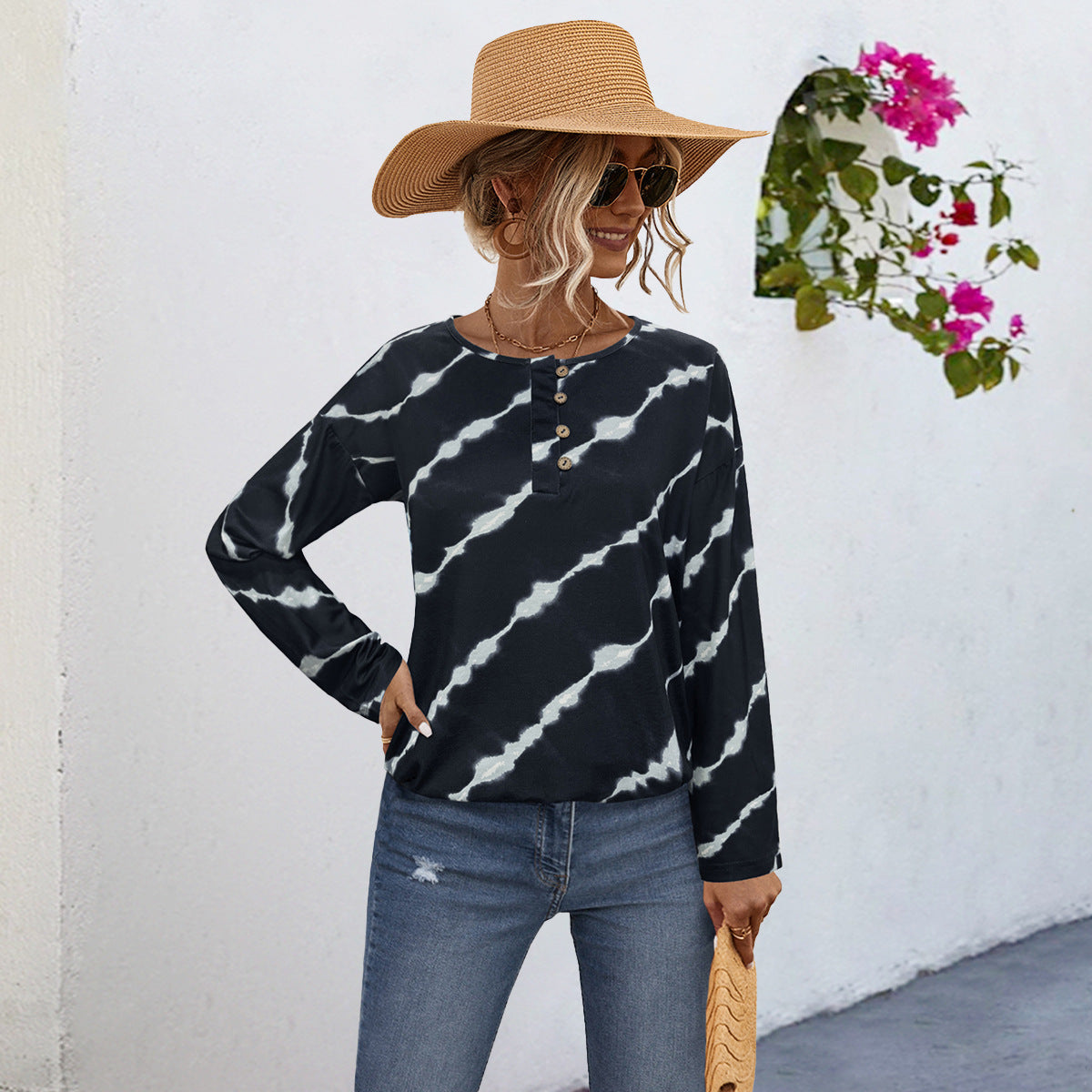 Damen Langarmshirt mit dekorativem Knopfleisten-Design und modernem Batikmuster R&B