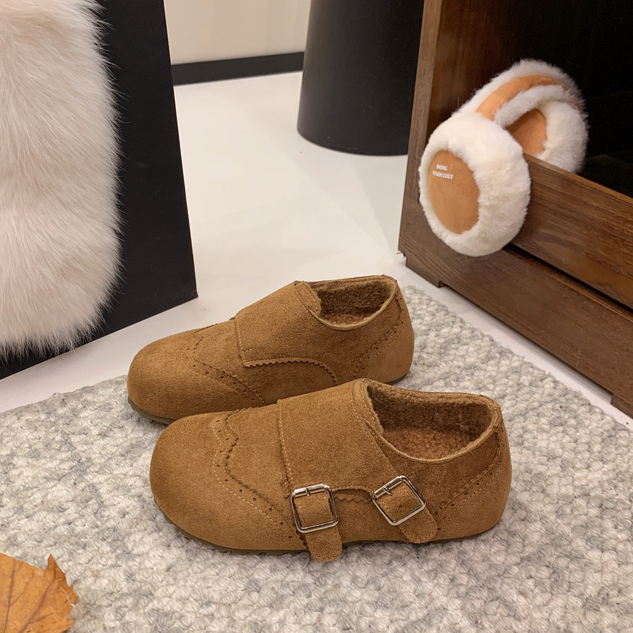 Damen komfortable Clogs aus weichem Wildleder mit modischem Schnallenverschluss R&B