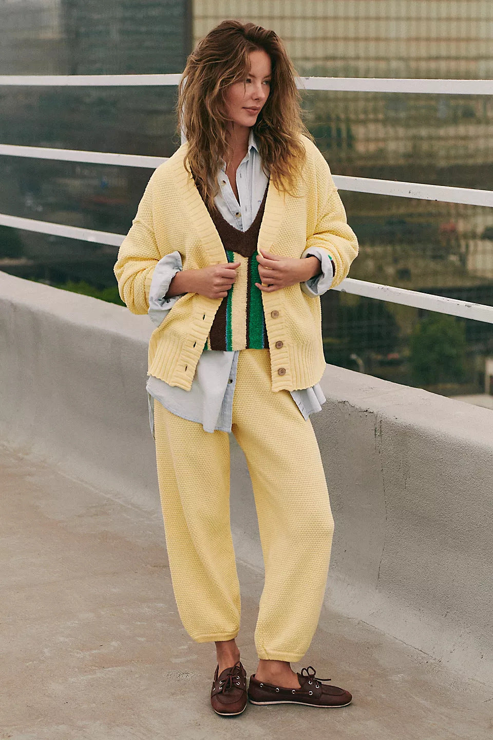 Damen lässige Oversize-Jacke mit funktionalen Taschen und zarten Knopfdetails R&B