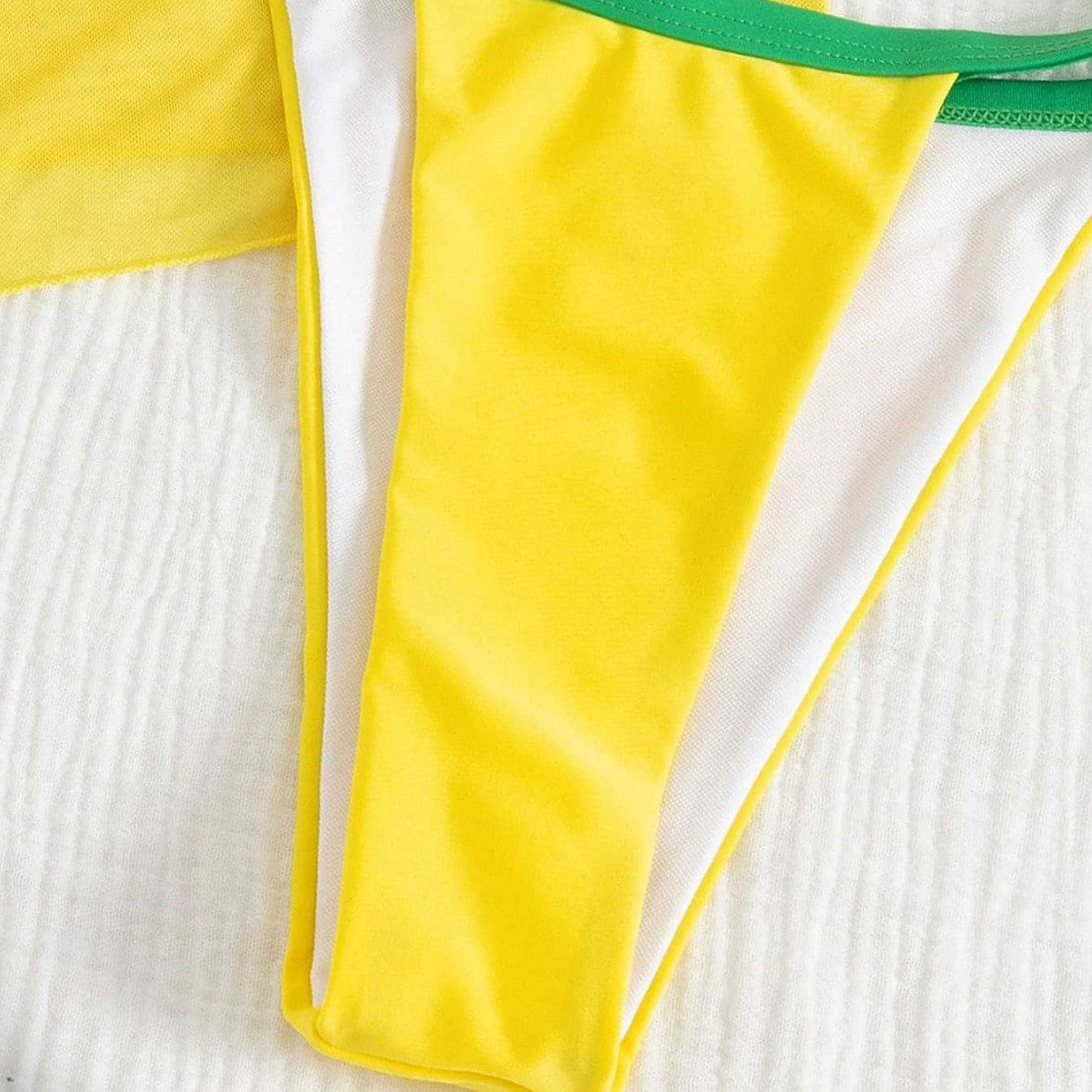 Damen sportliches Set mit modischem T-Shirt und tief geschnittenem Unterteil R&B