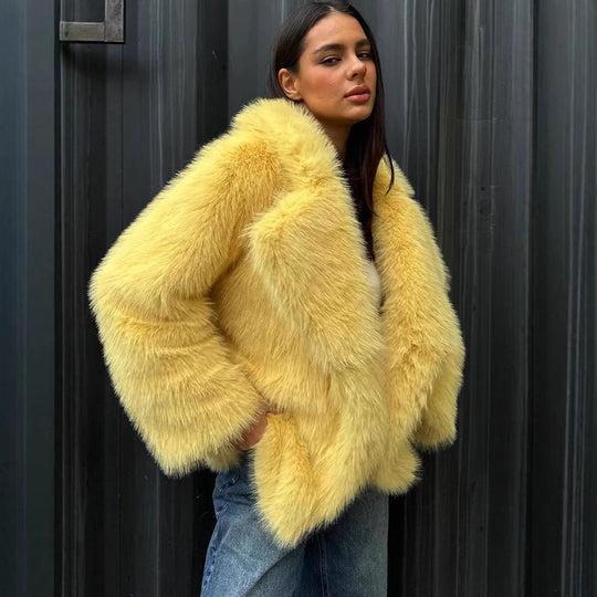 Damen flauschige Teddyjacke mit breitem Kragen und seitlichen Eingrifftaschen R&B