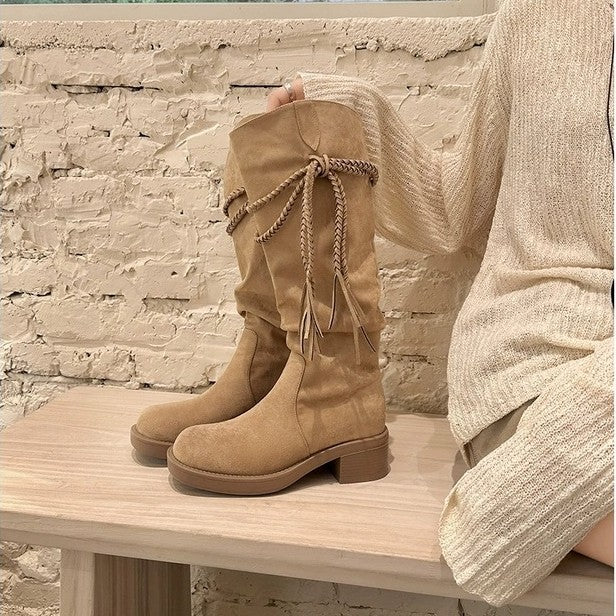Damen Knöcheltief-Stiefel mit raffiniertem Falten-Design und dekorativem Schnürdetail